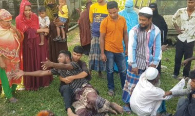 বাবার চিকিৎসার টাকা জোগাড় করতে গিয়ে সড়কে লাশ হলো ছেলে