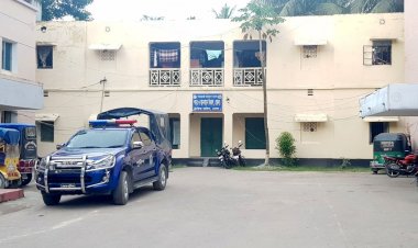 ভোলায় ট্রলিচাপায় গৃহবধূ নিহত