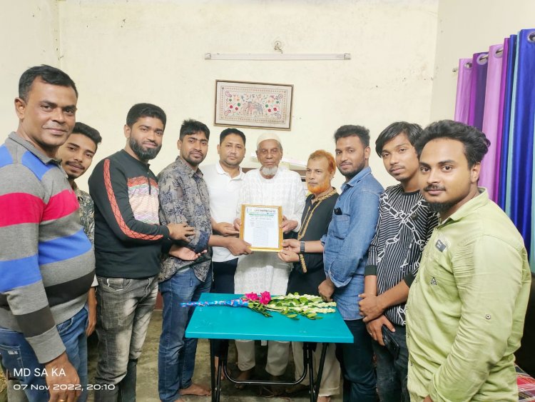 ভোলার প্রবীণ সাংবাদিক এম এ তাহের-কে সম্মাননা দিলো দৈনিক দেশবাংলা পত্রিকা